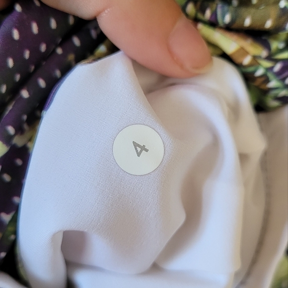 Lululemon Spring Break Away Shorts size 4 floral Sport White Multi - Picture 10 of 11